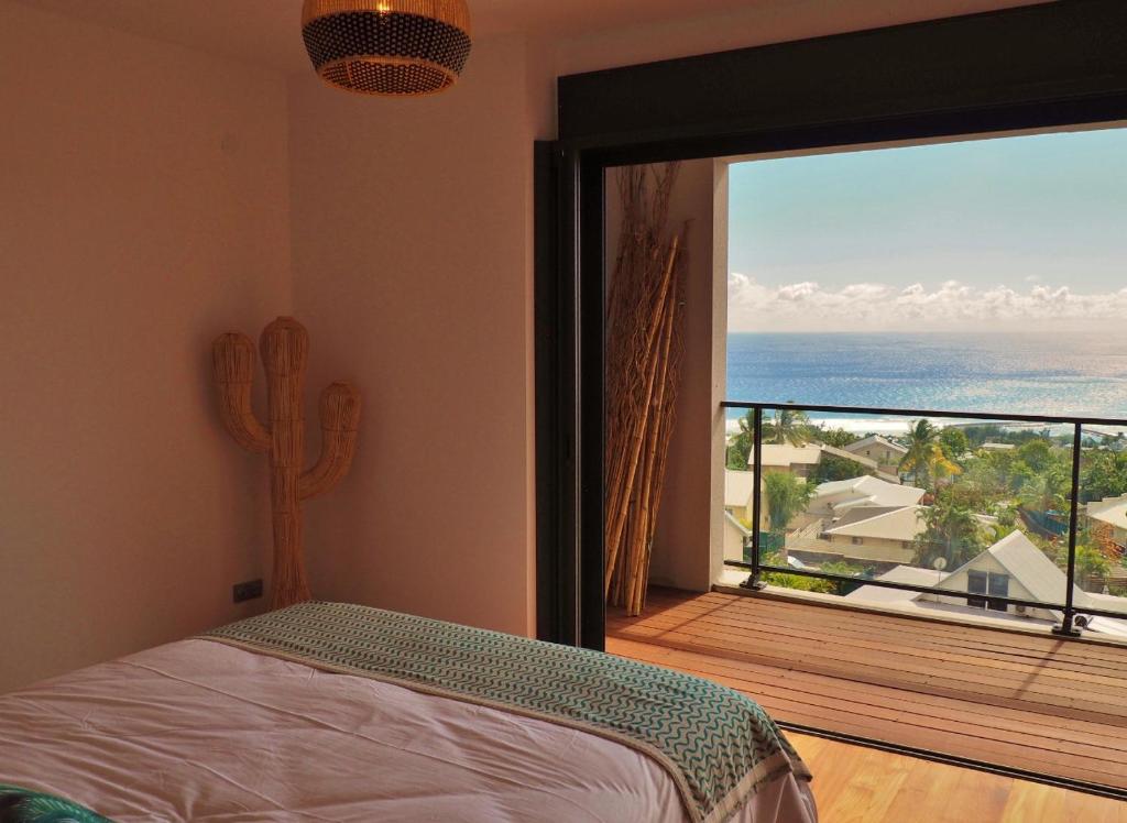 Chambre avec accès terrasse et vue mer